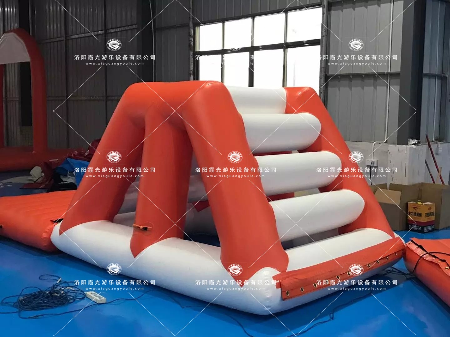 华南热作学院水上闯关设施